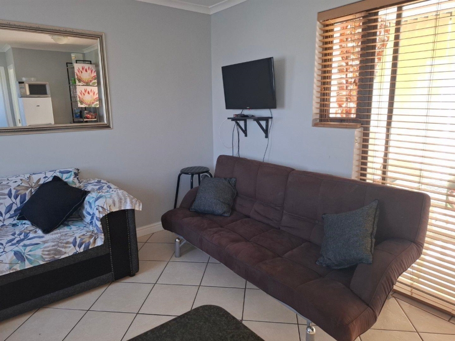 1 Bedroom Property for Sale in Hartenbos Central Western Cape